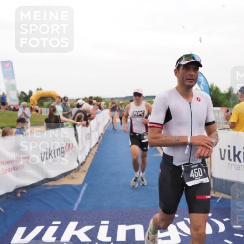 22.06.2025 - Viking Triathlon MichiJ http://msf.ph/oto/8131306 22.06.2025 15:37:04 Ziel 450, 480, 659 meine-sportfotos.de