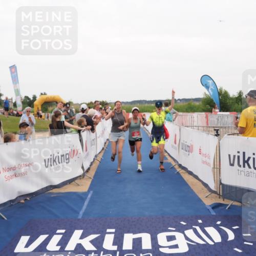 22.06.2025 - Viking Triathlon MichiJ http://msf.ph/oto/8131324 22.06.2025 15:37:06 Ziel 450, 480, 659 meine-sportfotos.de