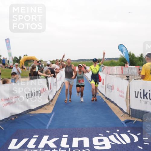 22.06.2025 - Viking Triathlon MichiJ http://msf.ph/oto/8131325 22.06.2025 15:37:06 Ziel 450, 480, 659 meine-sportfotos.de