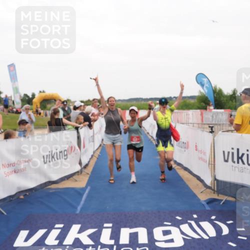 22.06.2025 - Viking Triathlon MichiJ http://msf.ph/oto/8131327 22.06.2025 15:37:07 Ziel 450, 480, 659 meine-sportfotos.de