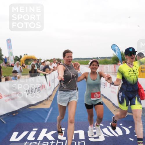 22.06.2025 - Viking Triathlon MichiJ http://msf.ph/oto/8131334 22.06.2025 15:37:08 Ziel 480, 659 meine-sportfotos.de