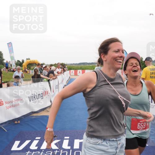 22.06.2025 - Viking Triathlon MichiJ http://msf.ph/oto/8131338 22.06.2025 15:37:08 Ziel 480, 659 meine-sportfotos.de