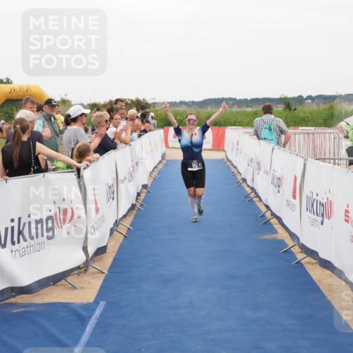 22.06.2025 - Viking Triathlon MichiJ http://msf.ph/oto/8131353 22.06.2025 15:37:37 Ziel 551 meine-sportfotos.de