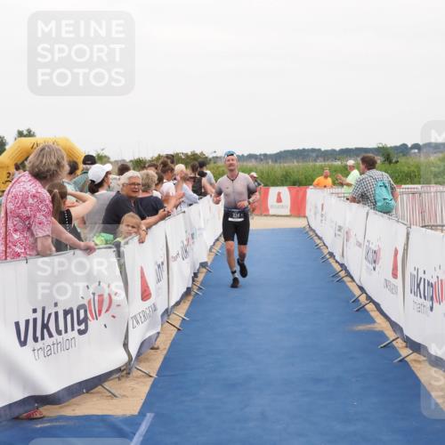 22.06.2025 - Viking Triathlon MichiJ http://msf.ph/oto/8131391 22.06.2025 15:38:19 Ziel 334 meine-sportfotos.de