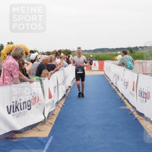 22.06.2025 - Viking Triathlon MichiJ http://msf.ph/oto/8131395 22.06.2025 15:38:19 Ziel 334 meine-sportfotos.de