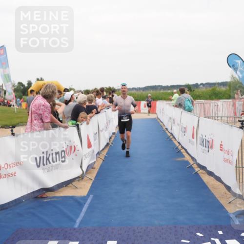 22.06.2025 - Viking Triathlon MichiJ http://msf.ph/oto/8131400 22.06.2025 15:38:20 Ziel 334 meine-sportfotos.de