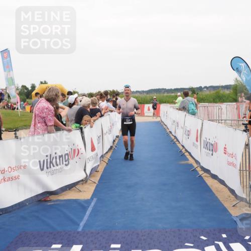 22.06.2025 - Viking Triathlon MichiJ http://msf.ph/oto/8131401 22.06.2025 15:38:20 Ziel 334 meine-sportfotos.de