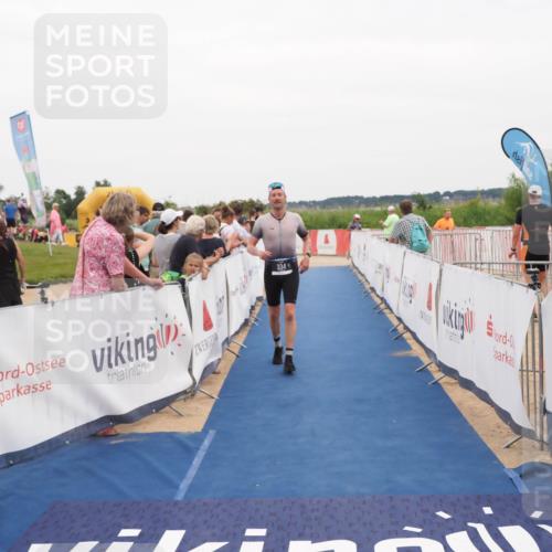 22.06.2025 - Viking Triathlon MichiJ http://msf.ph/oto/8131405 22.06.2025 15:38:20 Ziel 334 meine-sportfotos.de