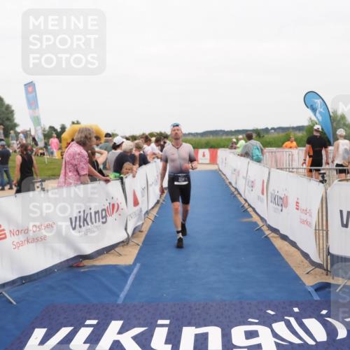 22.06.2025 - Viking Triathlon MichiJ http://msf.ph/oto/8131410 22.06.2025 15:38:21 Ziel 334 meine-sportfotos.de
