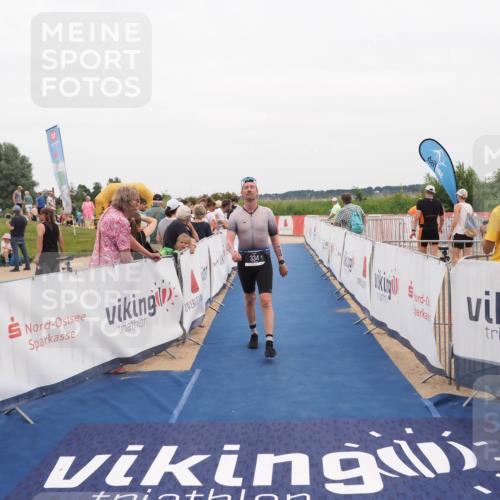 22.06.2025 - Viking Triathlon MichiJ http://msf.ph/oto/8131413 22.06.2025 15:38:21 Ziel 334 meine-sportfotos.de