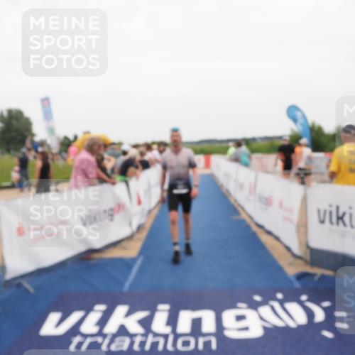22.06.2025 - Viking Triathlon MichiJ http://msf.ph/oto/8131417 22.06.2025 15:38:22 Ziel 334 meine-sportfotos.de