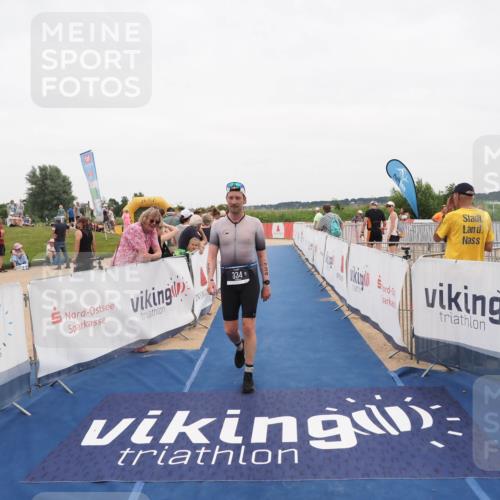 22.06.2025 - Viking Triathlon MichiJ http://msf.ph/oto/8131424 22.06.2025 15:38:23 Ziel 334 meine-sportfotos.de