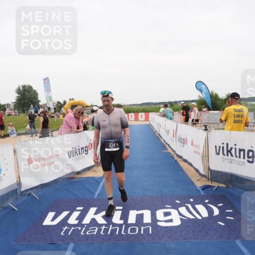 22.06.2025 - Viking Triathlon MichiJ http://msf.ph/oto/8131429 22.06.2025 15:38:23 Ziel 334 meine-sportfotos.de
