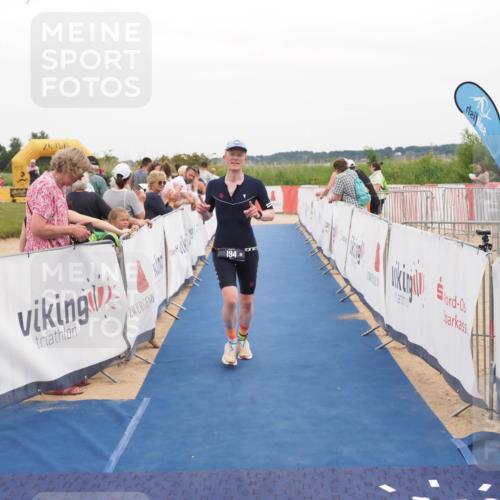 22.06.2025 - Viking Triathlon MichiJ http://msf.ph/oto/8131476 22.06.2025 15:38:57 Ziel 194 meine-sportfotos.de