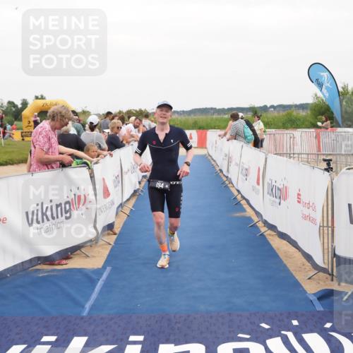 22.06.2025 - Viking Triathlon MichiJ http://msf.ph/oto/8131478 22.06.2025 15:38:57 Ziel 194 meine-sportfotos.de