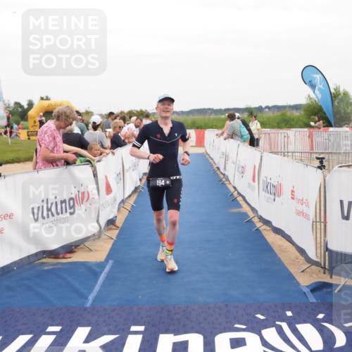 22.06.2025 - Viking Triathlon MichiJ http://msf.ph/oto/8131479 22.06.2025 15:38:58 Ziel 194 meine-sportfotos.de