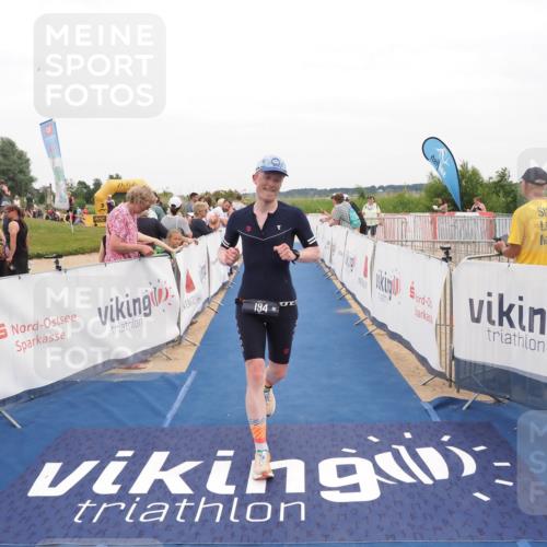 22.06.2025 - Viking Triathlon MichiJ http://msf.ph/oto/8131483 22.06.2025 15:38:58 Ziel 194 meine-sportfotos.de