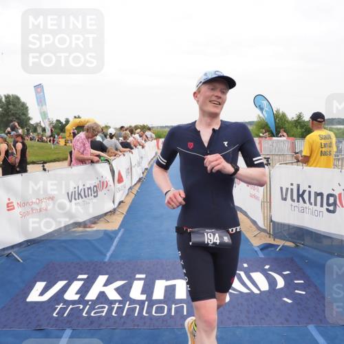 22.06.2025 - Viking Triathlon MichiJ http://msf.ph/oto/8131488 22.06.2025 15:38:59 Ziel 194 meine-sportfotos.de