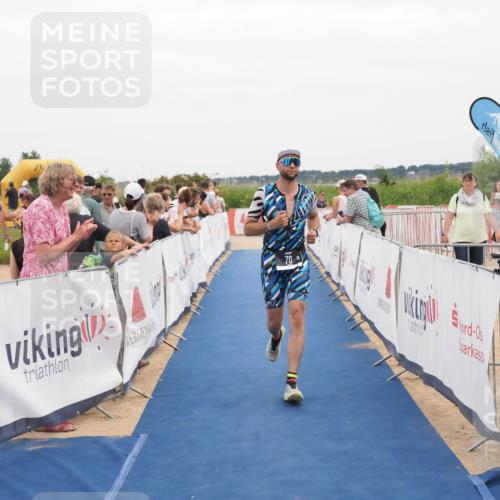 22.06.2025 - Viking Triathlon MichiJ http://msf.ph/oto/8131514 22.06.2025 15:39:09 Ziel 70 meine-sportfotos.de