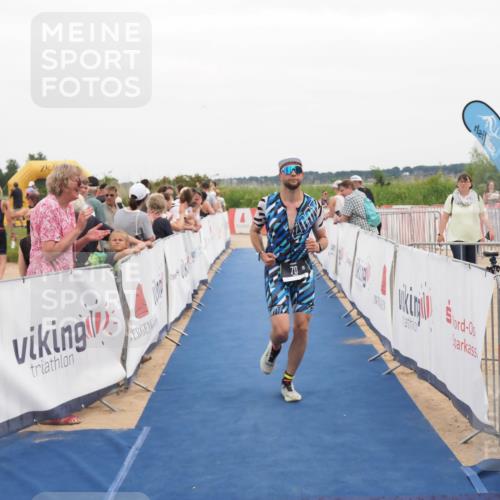 22.06.2025 - Viking Triathlon MichiJ http://msf.ph/oto/8131515 22.06.2025 15:39:09 Ziel 70 meine-sportfotos.de
