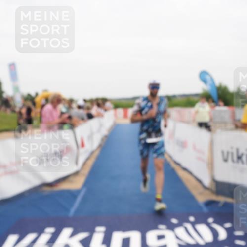 22.06.2025 - Viking Triathlon MichiJ http://msf.ph/oto/8131520 22.06.2025 15:39:10 Ziel 70 meine-sportfotos.de