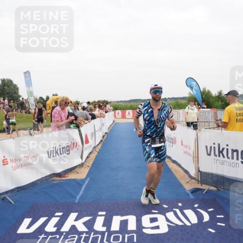 22.06.2025 - Viking Triathlon MichiJ http://msf.ph/oto/8131522 22.06.2025 15:39:10 Ziel 70 meine-sportfotos.de