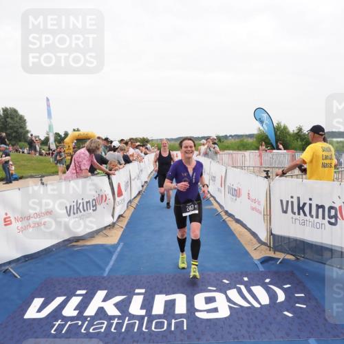 22.06.2025 - Viking Triathlon MichiJ http://msf.ph/oto/8131559 22.06.2025 15:39:28 Ziel 243, 475 meine-sportfotos.de
