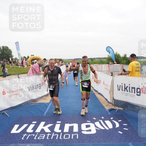 22.06.2025 - Viking Triathlon MichiJ http://msf.ph/oto/8131609 22.06.2025 15:40:01 Ziel 170, 180, 248 meine-sportfotos.de