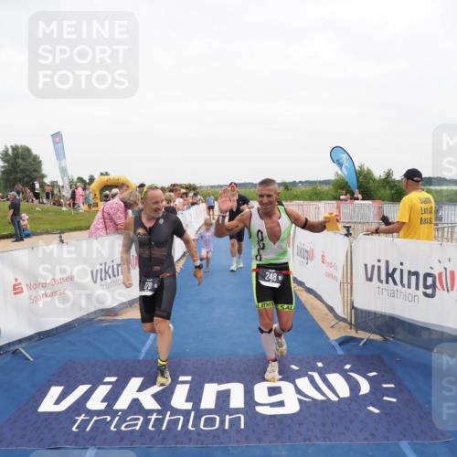22.06.2025 - Viking Triathlon MichiJ http://msf.ph/oto/8131611 22.06.2025 15:40:01 Ziel 170, 180, 248 meine-sportfotos.de