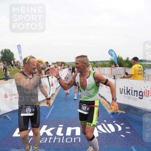 22.06.2025 - Viking Triathlon MichiJ http://msf.ph/oto/8131618 22.06.2025 15:40:02 Ziel 170, 180, 248 meine-sportfotos.de