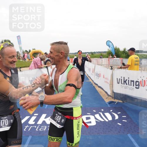 22.06.2025 - Viking Triathlon MichiJ http://msf.ph/oto/8131620 22.06.2025 15:40:03 Ziel 170, 180, 248 meine-sportfotos.de