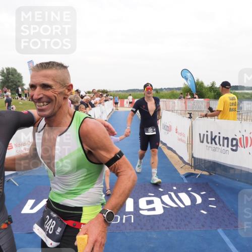 22.06.2025 - Viking Triathlon MichiJ http://msf.ph/oto/8131624 22.06.2025 15:40:03 Ziel 170, 180, 248 meine-sportfotos.de
