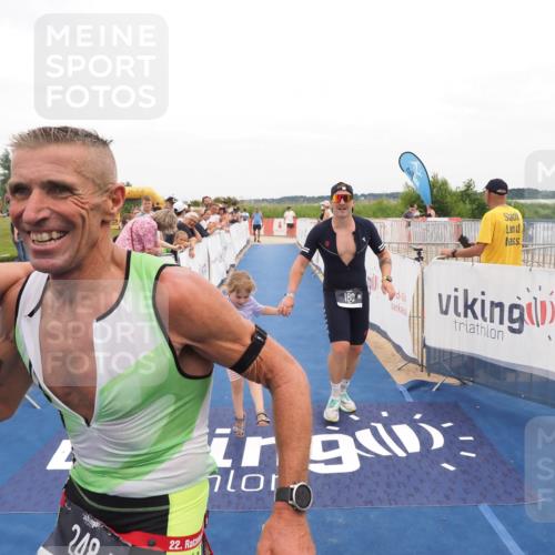 22.06.2025 - Viking Triathlon MichiJ http://msf.ph/oto/8131626 22.06.2025 15:40:03 Ziel 170, 180, 248 meine-sportfotos.de