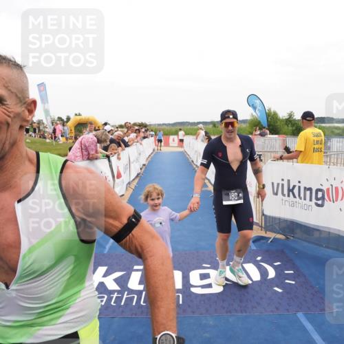 22.06.2025 - Viking Triathlon MichiJ http://msf.ph/oto/8131629 22.06.2025 15:40:04 Ziel 170, 180, 248 meine-sportfotos.de