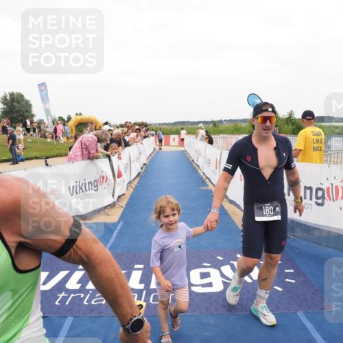 22.06.2025 - Viking Triathlon MichiJ http://msf.ph/oto/8131632 22.06.2025 15:40:04 Ziel 170, 180, 248 meine-sportfotos.de