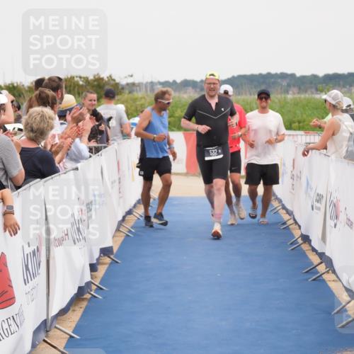 22.06.2025 - Viking Triathlon MichiJ http://msf.ph/oto/8131637 22.06.2025 15:40:14 Ziel 532, 644 meine-sportfotos.de