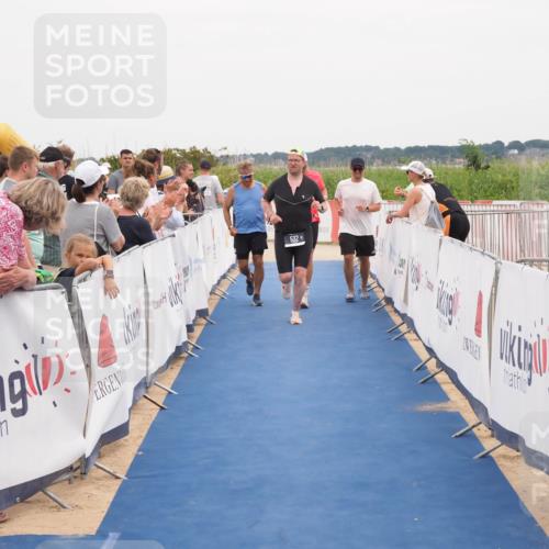22.06.2025 - Viking Triathlon MichiJ http://msf.ph/oto/8131644 22.06.2025 15:40:15 Ziel 532, 644 meine-sportfotos.de