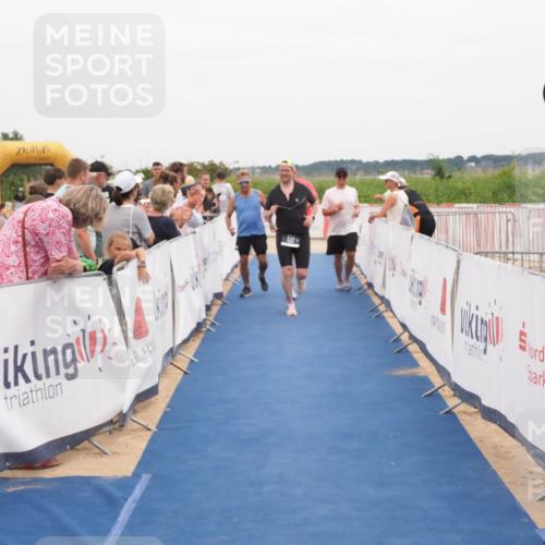 22.06.2025 - Viking Triathlon MichiJ http://msf.ph/oto/8131647 22.06.2025 15:40:16 Ziel 532, 644 meine-sportfotos.de