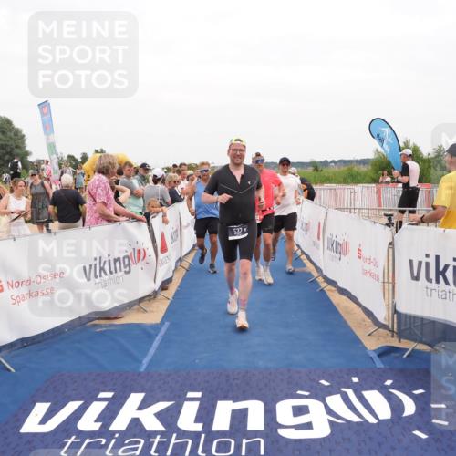 22.06.2025 - Viking Triathlon MichiJ http://msf.ph/oto/8131666 22.06.2025 15:40:18 Ziel 532, 644 meine-sportfotos.de