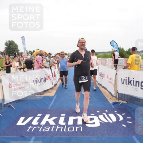 22.06.2025 - Viking Triathlon MichiJ http://msf.ph/oto/8131672 22.06.2025 15:40:19 Ziel 532, 644 meine-sportfotos.de