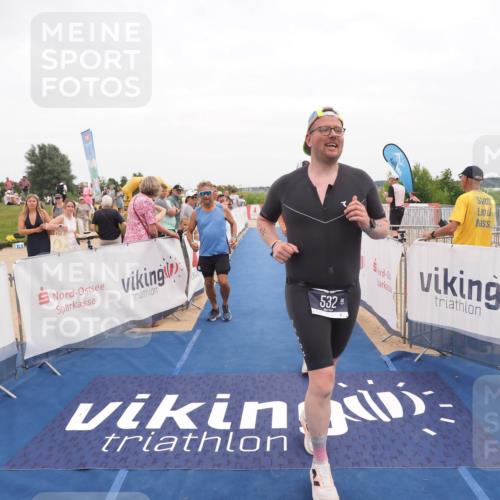 22.06.2025 - Viking Triathlon MichiJ http://msf.ph/oto/8131675 22.06.2025 15:40:19 Ziel 532, 644 meine-sportfotos.de