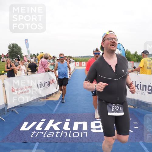 22.06.2025 - Viking Triathlon MichiJ http://msf.ph/oto/8131677 22.06.2025 15:40:19 Ziel 532, 644 meine-sportfotos.de