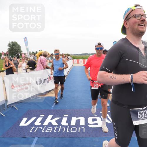 22.06.2025 - Viking Triathlon MichiJ http://msf.ph/oto/8131679 22.06.2025 15:40:20 Ziel 532, 644 meine-sportfotos.de