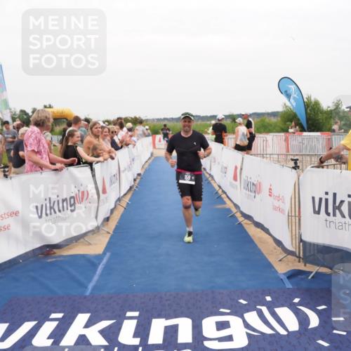 22.06.2025 - Viking Triathlon MichiJ http://msf.ph/oto/8131700 22.06.2025 15:40:44 Ziel 159, 437 meine-sportfotos.de