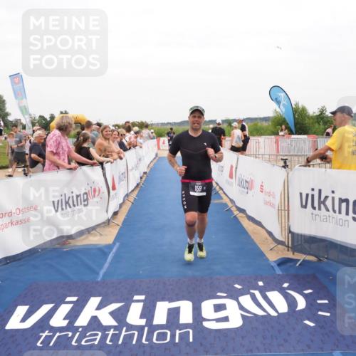22.06.2025 - Viking Triathlon MichiJ http://msf.ph/oto/8131704 22.06.2025 15:40:44 Ziel 159, 437 meine-sportfotos.de