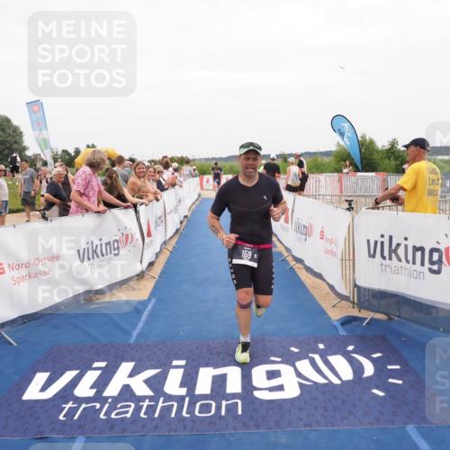 22.06.2025 - Viking Triathlon MichiJ http://msf.ph/oto/8131706 22.06.2025 15:40:44 Ziel 159, 437 meine-sportfotos.de