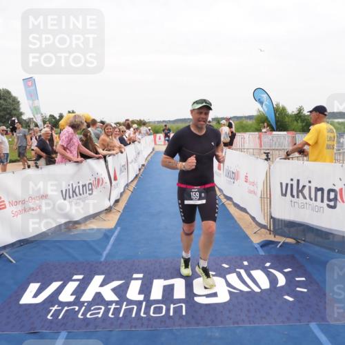 22.06.2025 - Viking Triathlon MichiJ http://msf.ph/oto/8131707 22.06.2025 15:40:45 Ziel 159, 437 meine-sportfotos.de