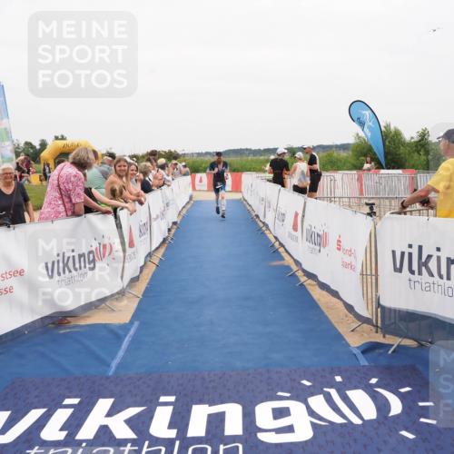 22.06.2025 - Viking Triathlon MichiJ http://msf.ph/oto/8131713 22.06.2025 15:40:46 Ziel 159, 437 meine-sportfotos.de