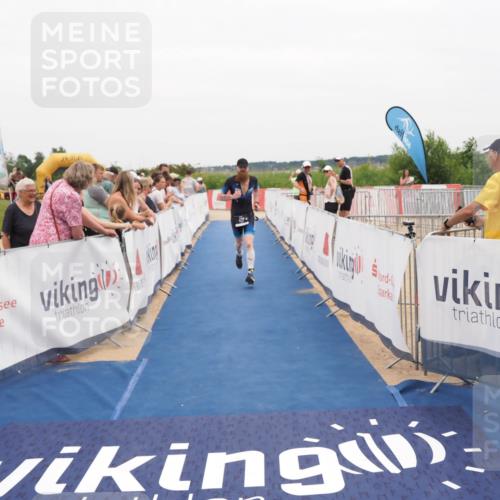 22.06.2025 - Viking Triathlon MichiJ http://msf.ph/oto/8131719 22.06.2025 15:40:48 Ziel 159, 437 meine-sportfotos.de