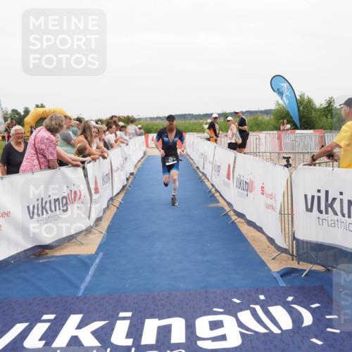 22.06.2025 - Viking Triathlon MichiJ http://msf.ph/oto/8131720 22.06.2025 15:40:48 Ziel 159, 437 meine-sportfotos.de